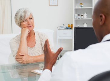 Foto von Patientin in der Sprechstunde