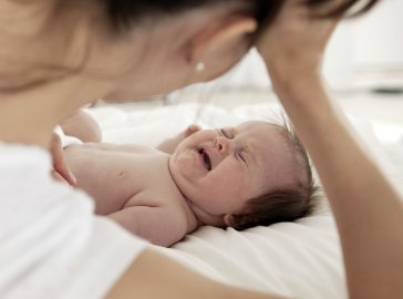 Foto von schreiendem Baby