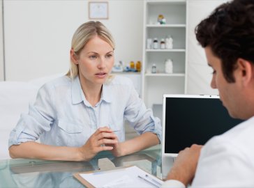 Foto von Frau in der Sprechstunde